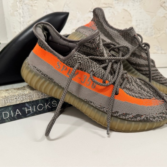 Adidas Yeezy Boost 350 v2 Men’s 8.5 Carbon Beluga Kanye HQ7045 - Picture 2 of 15